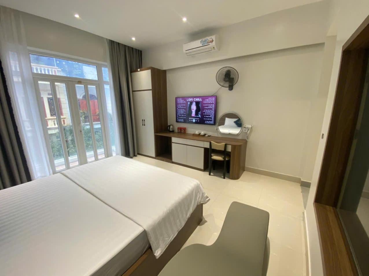 Nha Nghi Moonlight Hotel